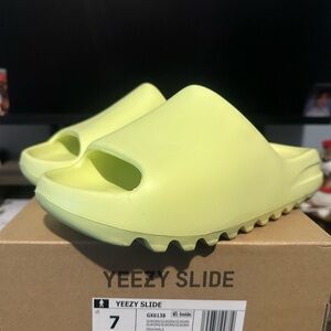 Adidas Yeezy Slide in Glow Green